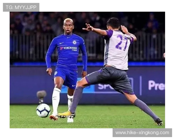 足球十号球星遭遇重大腿部伤病困扰 恢复之路充满挑战