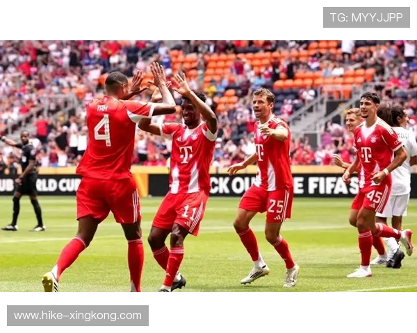 足坛大力球星震撼登场全面解析力量与技术的完美融合