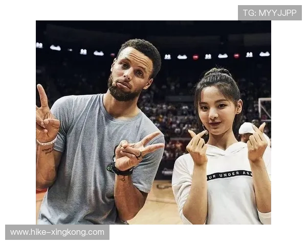 足球巨星意外现身篮球场与球迷互动 画面惊艳引热议