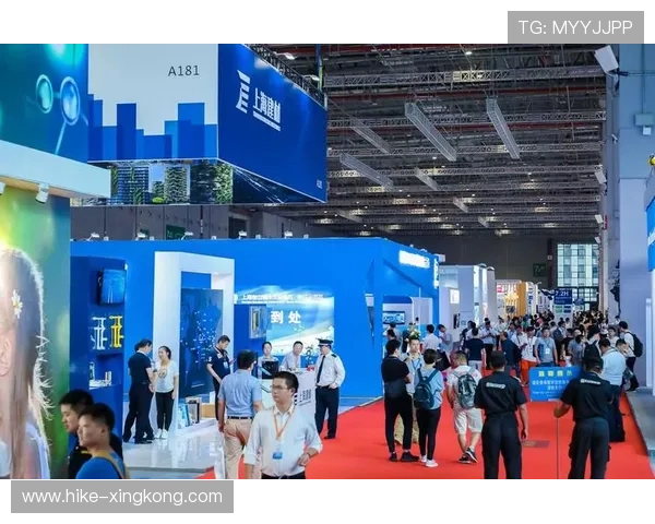 阿迪达斯携手全球足球巨星共筑梦想引领球场新风潮 阿迪达斯携手全球足球巨星共筑梦想引领球场新风潮